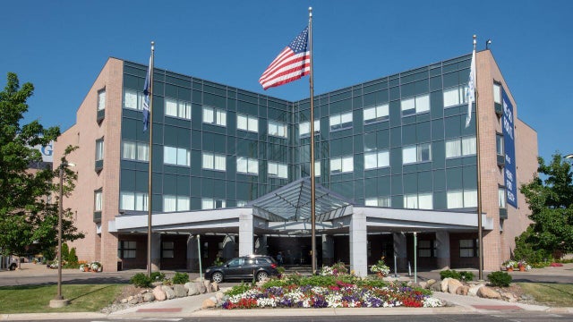 henry-ford-genesys-hospital-in-grand-blanc-slider.jpg